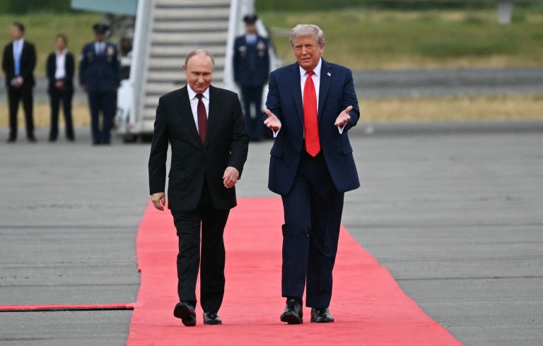 Trump comparte en redes un artículo muy crítico con Putin y sus «mentiras» sobre la guerra